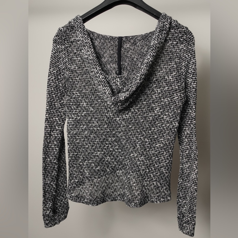 Mudd Long Sleeved Black and White Lightweight Sweater with a Hood Size L